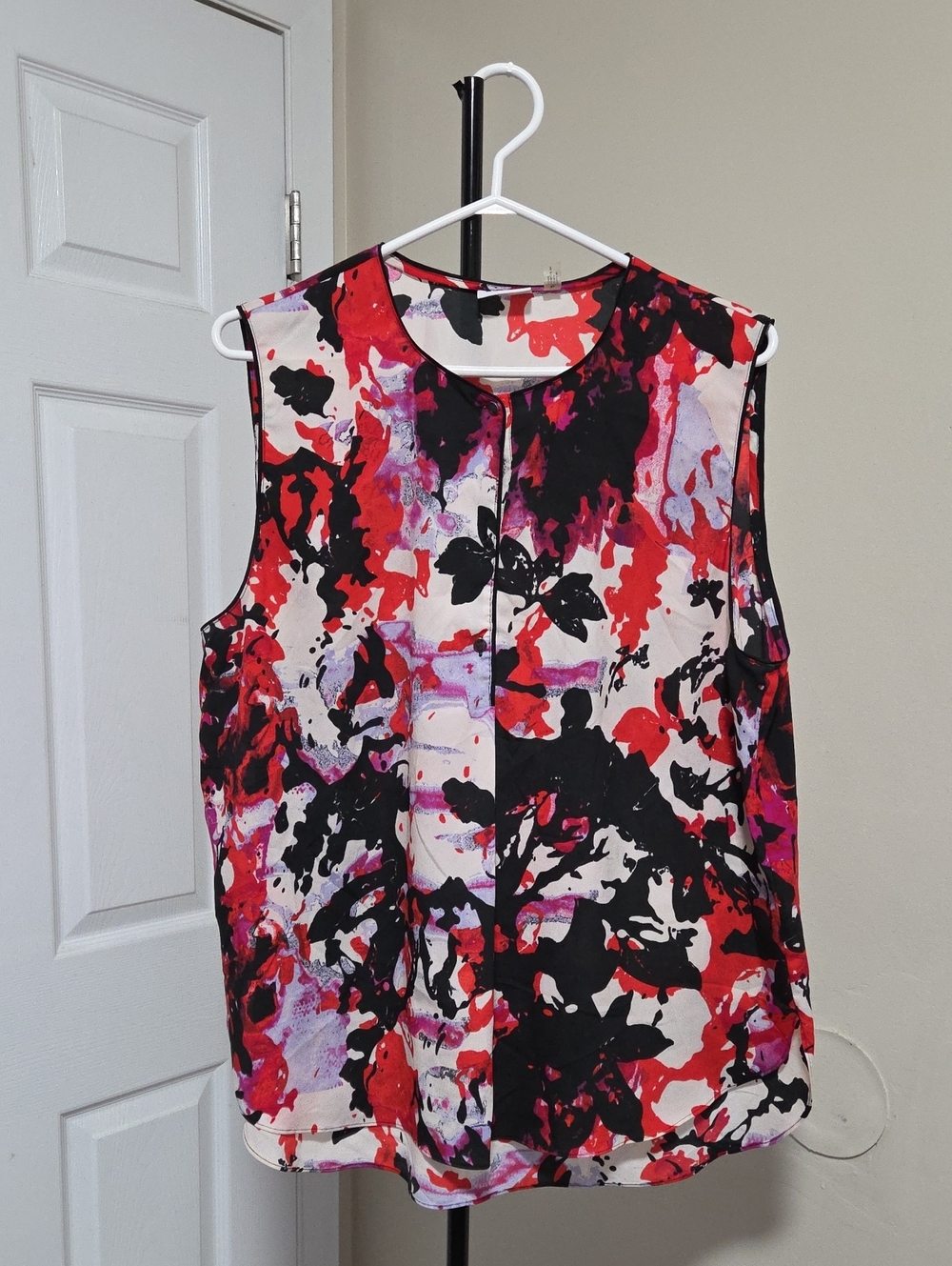 DKNYC Red Black Pink Abstract Floral Sleeveless Shell